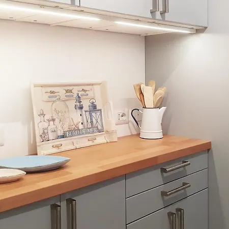 Welcome Riviera - La Viola, 70 Sqm, 1bedroom,1 Bathroom, Air Conditioning, Wifi, At 5 Min From And Train Station In Rapallo, Private Garage Available On Request At 20,00 Per Night 公寓