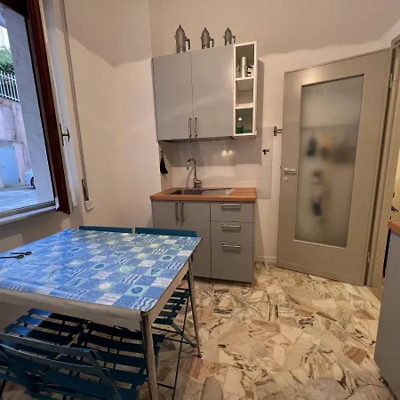 Welcome Riviera - La Viola, 70 Sqm, 1bedroom,1 Bathroom, Air Conditioning, Wifi, At 5 Min From And Train Station In Rapallo, Private Garage Available On Request At 20,00 Per Night 公寓 拉帕洛