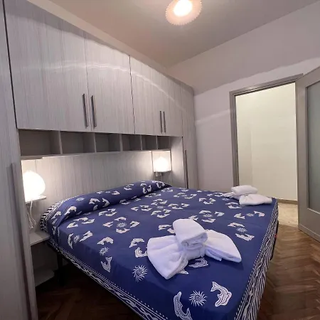 Welcome Riviera - La Viola, 70 Sqm, 1bedroom,1 Bathroom, Air Conditioning, Wifi, At 5 Min From And Train Station In Rapallo, Private Garage Available On Request At 20,00 Per Night 公寓 拉帕洛