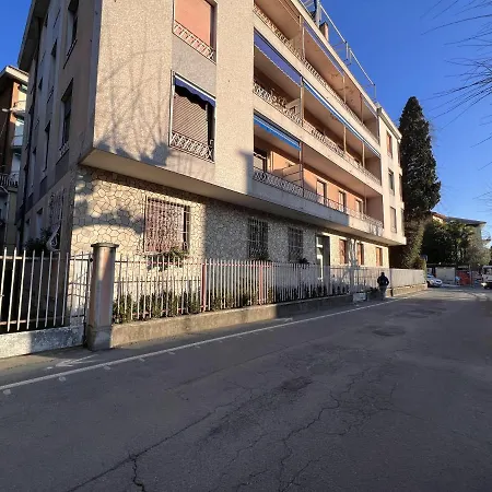 Welcome Riviera - La Viola, 70 Sqm, 1bedroom,1 Bathroom, Air Conditioning, Wifi, At 5 Min From And Train Station In Rapallo, Private Garage Available On Request At 20,00 Per Night * راباللو