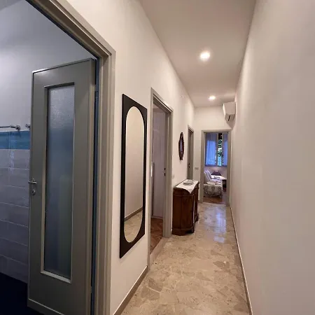 شقة Welcome Riviera - La Viola, 70 Sqm, 1bedroom,1 Bathroom, Air Conditioning, Wifi, At 5 Min From And Train Station In Rapallo, Private Garage Available On Request At 20,00 Per Night راباللو